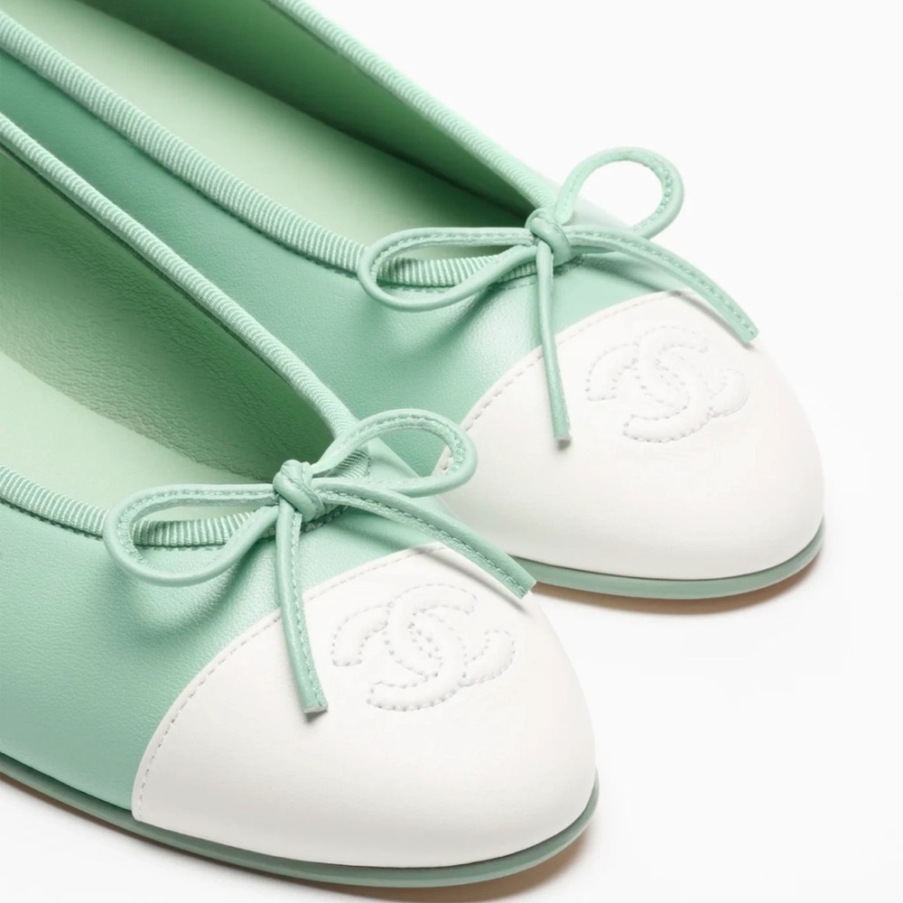 Chanel 26S Mint Green White Lambskin Leather CC Logo Ballet Ballerina Flat 37.5 - Picture 5 of 16